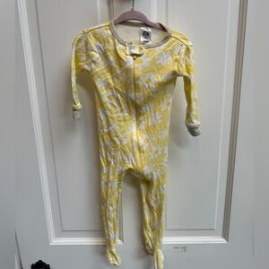Gerber 12M Girls White & Yellow Daisy Long Sleeve Footie Pajamas